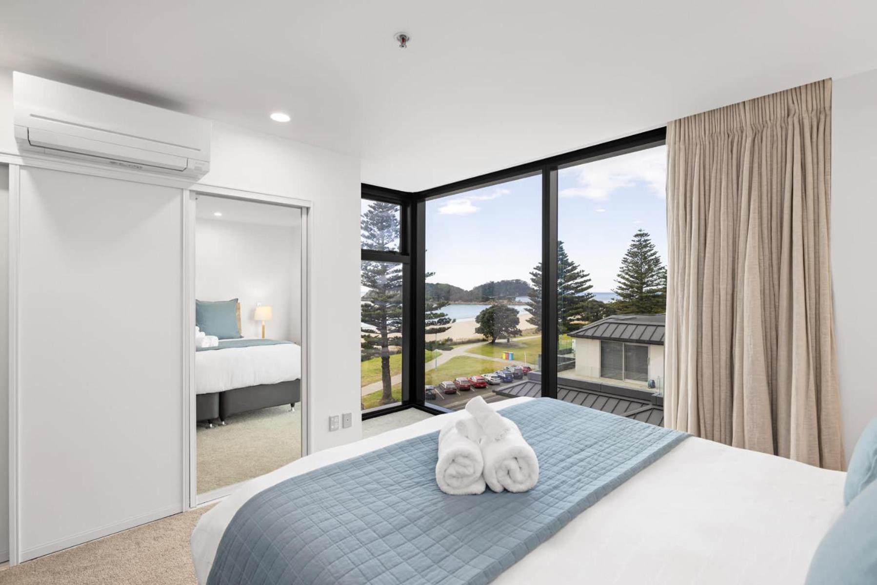 Oceanside Bliss - Absolute Beachfront - Uninterrupted Ocean Views With Pool Mount Maunganui Esterno foto