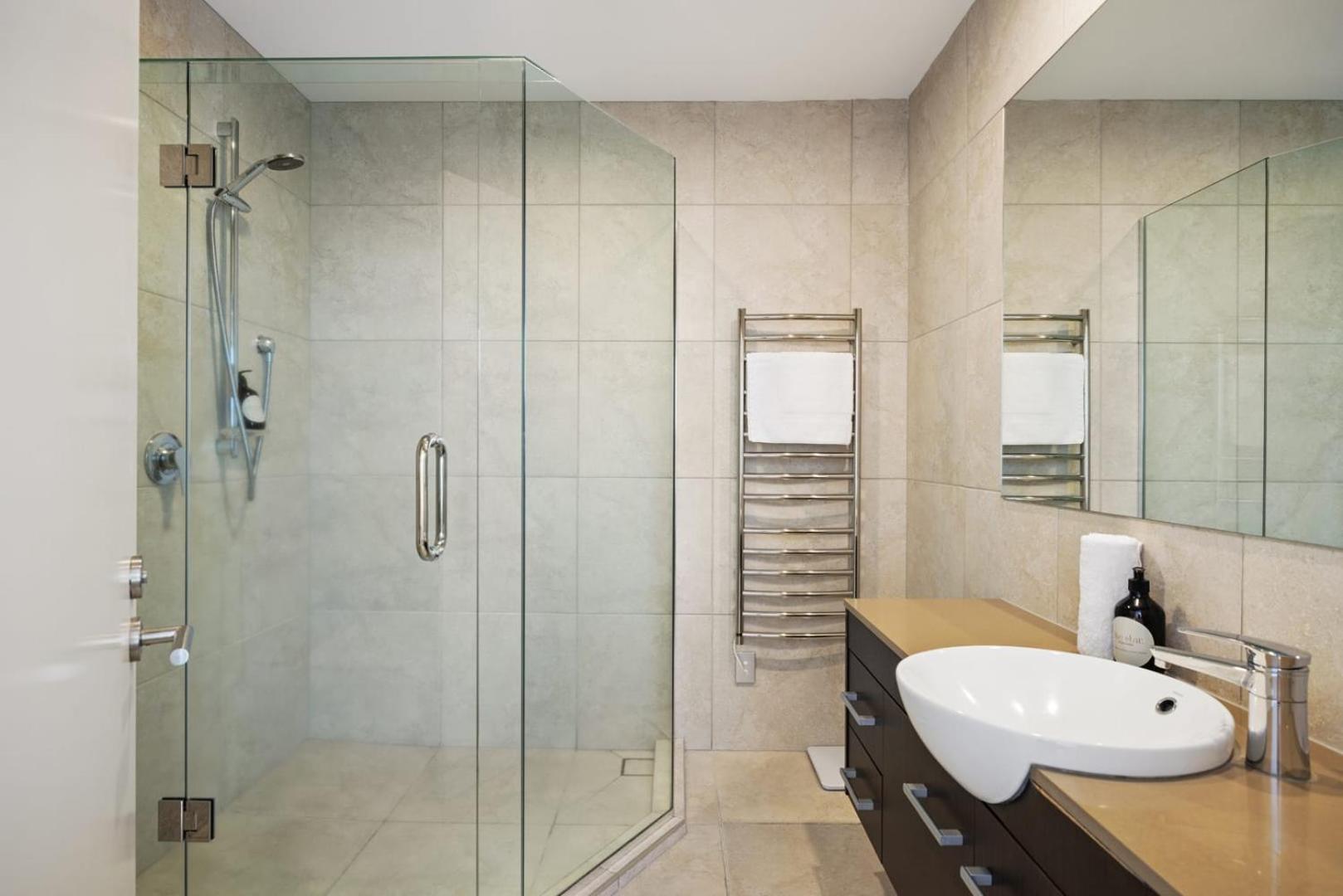 Oceanside Bliss - Absolute Beachfront - Uninterrupted Ocean Views With Pool Mount Maunganui Esterno foto