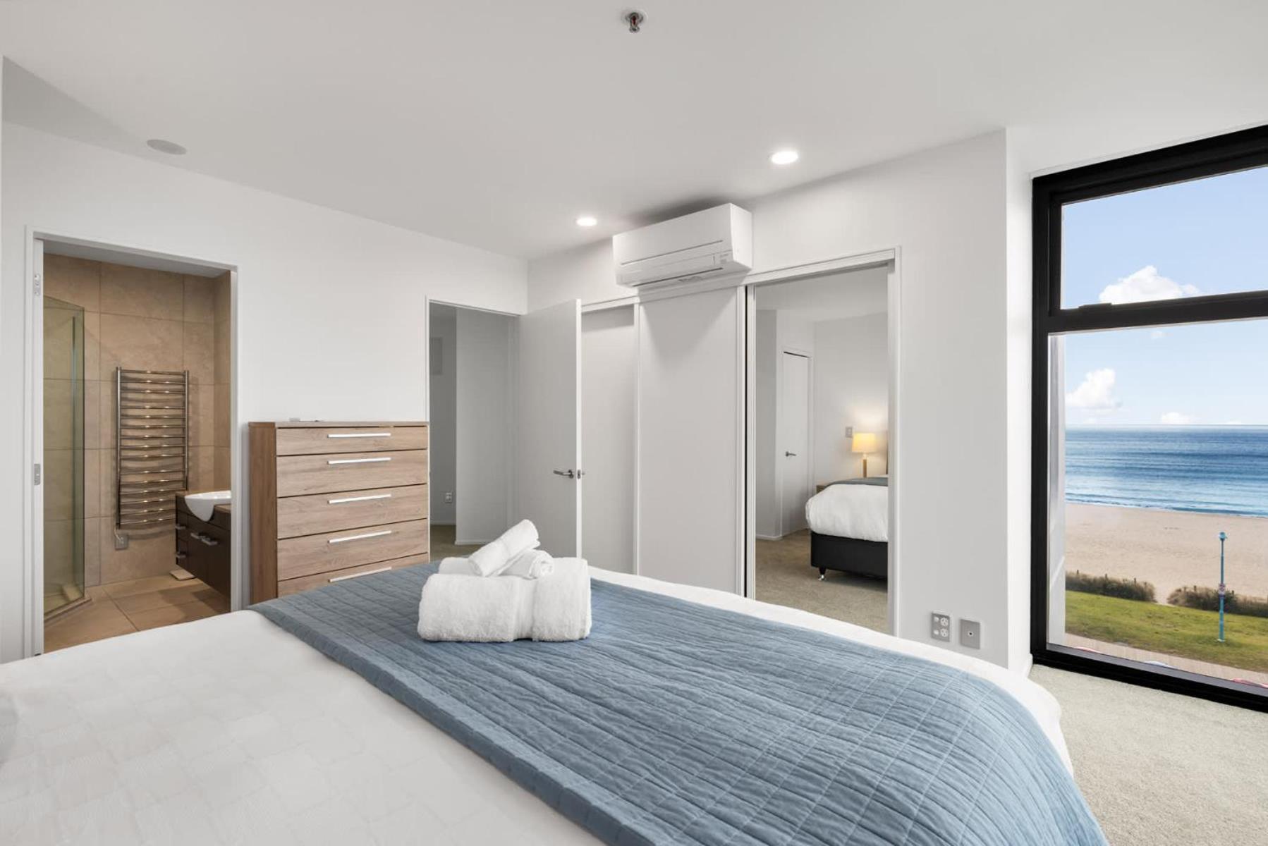 Oceanside Bliss - Absolute Beachfront - Uninterrupted Ocean Views With Pool Mount Maunganui Esterno foto