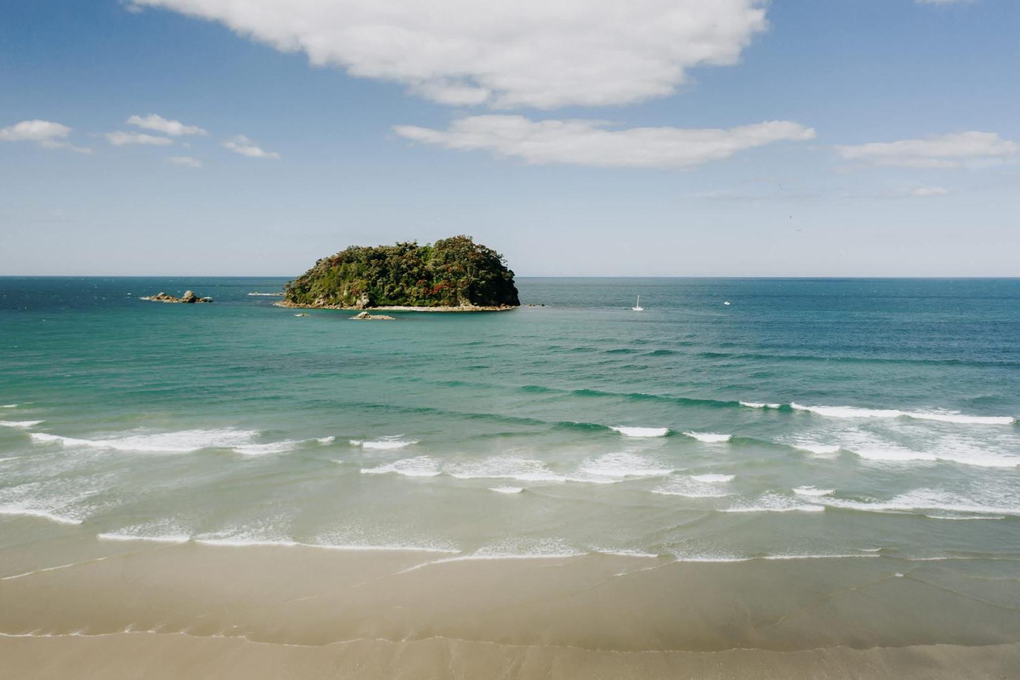 Oceanside Bliss - Absolute Beachfront - Uninterrupted Ocean Views With Pool Mount Maunganui Esterno foto