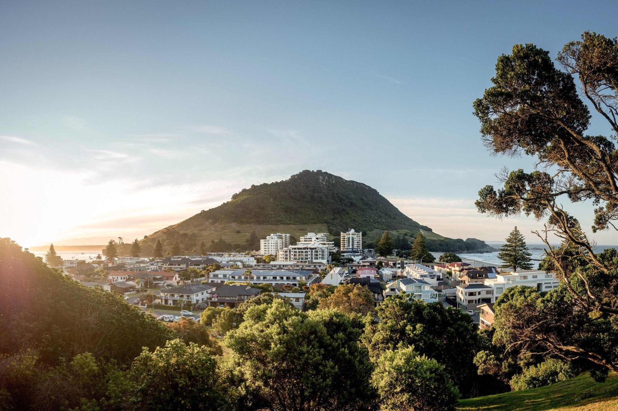 Oceanside Bliss - Absolute Beachfront - Uninterrupted Ocean Views With Pool Mount Maunganui Esterno foto